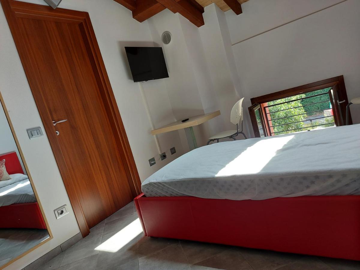 Agriturismo Azienda Agricola Ferrari M.Rita Pozza Exteriör bild
